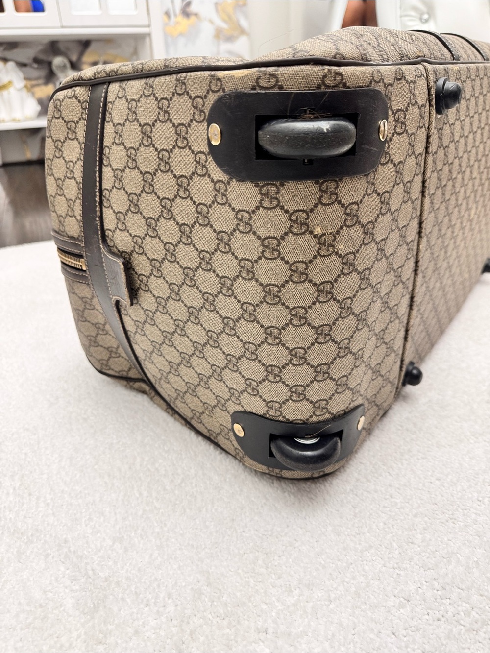Gucci Beige/Brown Monogram Rolling Travel Duffel - Picture 15 of 16